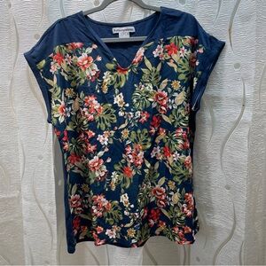 Navy Floral Women's Short Sleeve Top
